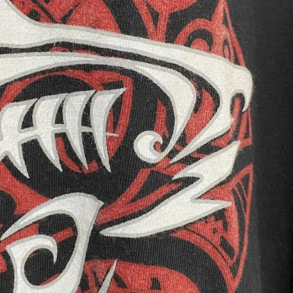 Hawai'i Shirts with Shark Graphic Print Mens Short Sleeve T Size  L - Picture 6 of 14